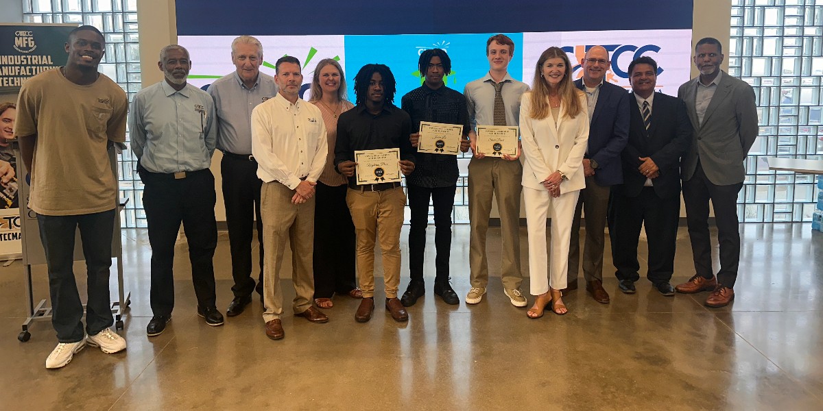 Through the company’s Power of a Promise Scholarship program, Cleco Power awarded Steele Peart, Royderius Price and Jaden Lee, high school seniors at Rapides, Tioga and Peabody High Schools, respectively.

For more, visit brnw.ch/21wJF2g.