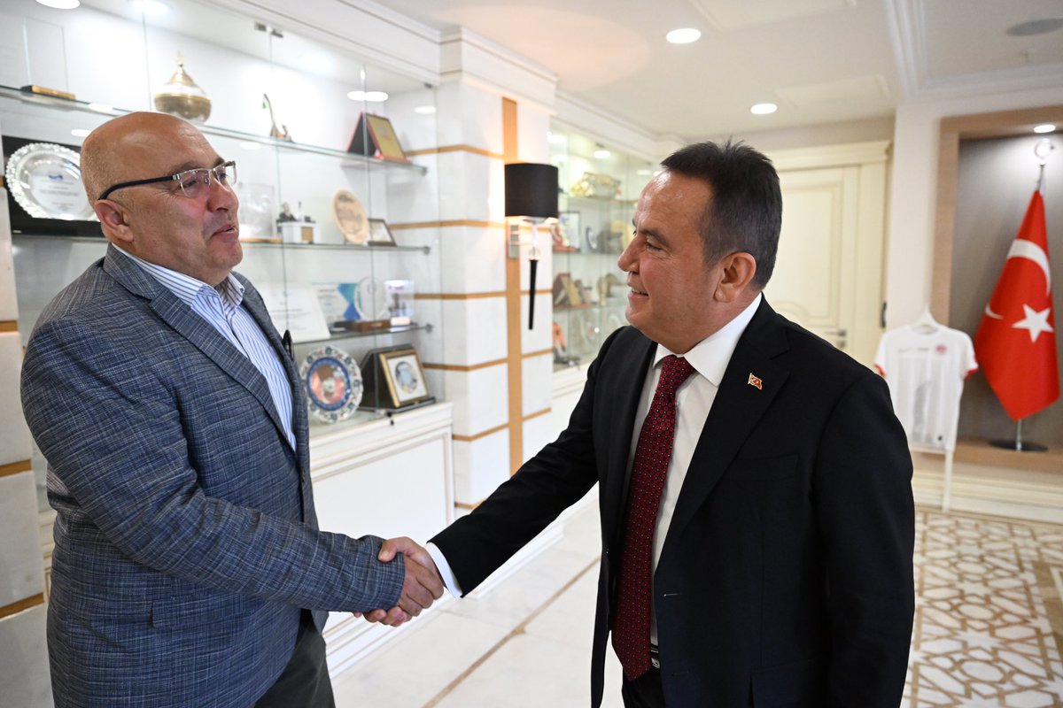 Türkiye Pazarcılar Federasyonu Başkanı Ali Karacan ve Antalya Semt Pazarcılar Odası Başkanı Metin Bucak’ı belediyemizde ağırladık. Nazik ziyaretleri için teşekkür ediyorum.