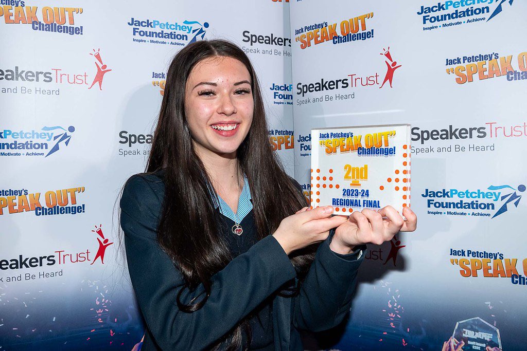 🌟Last Thursday, Mia S represented @ReddenCourt at the Jack Petchey Speak Out Challenge Regional Final. 🥈We are so very pleased to announce that she was awarded 2nd place! 👏Well done Mia, we are so proud of you!