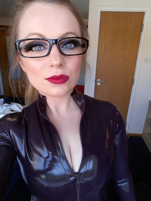 Glasses are awesome 😙 do you agree? 😎  #glasseswomen #nerdygirl #nerdygirls #hotelselfie #catsuitsfan<a href="/tag/glasseswomen"class="tags">#glasseswomen</a><a href="/tag/hotelselfie"class="tags"><span>#hotelselfie</span></a><a href="/tag/wetlook"class="tags"><span>#wetlook</span></a><a href="/tag/nerdygirl"class="tags"><span>#nerdygirl</span></a><a href="/tag/nerdygirls%20"class="tags"><span>#nerdygirls </span></a>