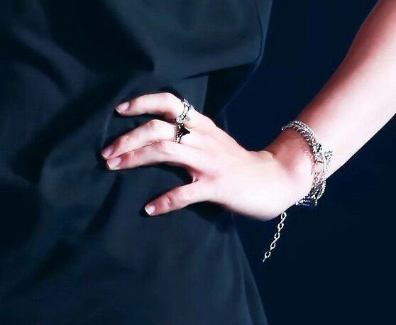 will never get over jimin’s dainty dainty hands