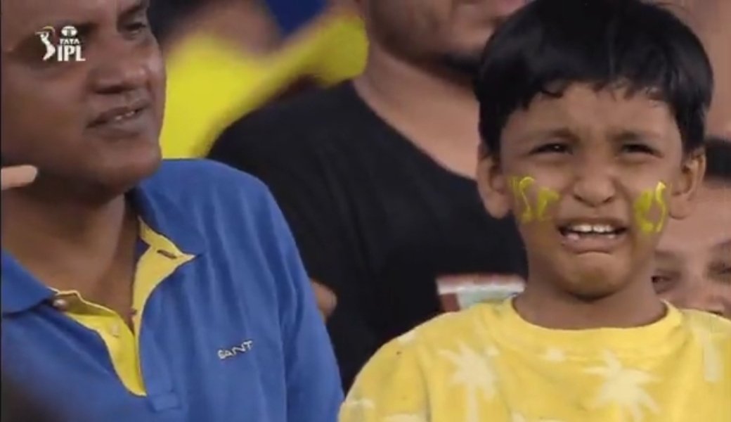Csk fan spotted crying after watching insane hitting of shubman gill and sudharsan ..!!

#CSKvsGT | #GTvsCSK