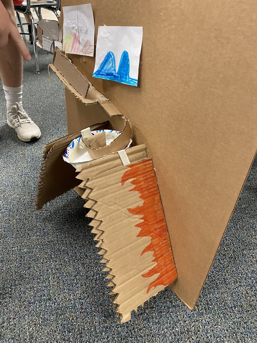 All this student wanted was a volcano 🌋 It had nothing to do with his plant/animal needs but he’s obsessed with volcanos. His 8th grade buddies took the time and energy to incorporate his volcano into their #STEM project. This was the moment of the day for me. @BurkeSwenson