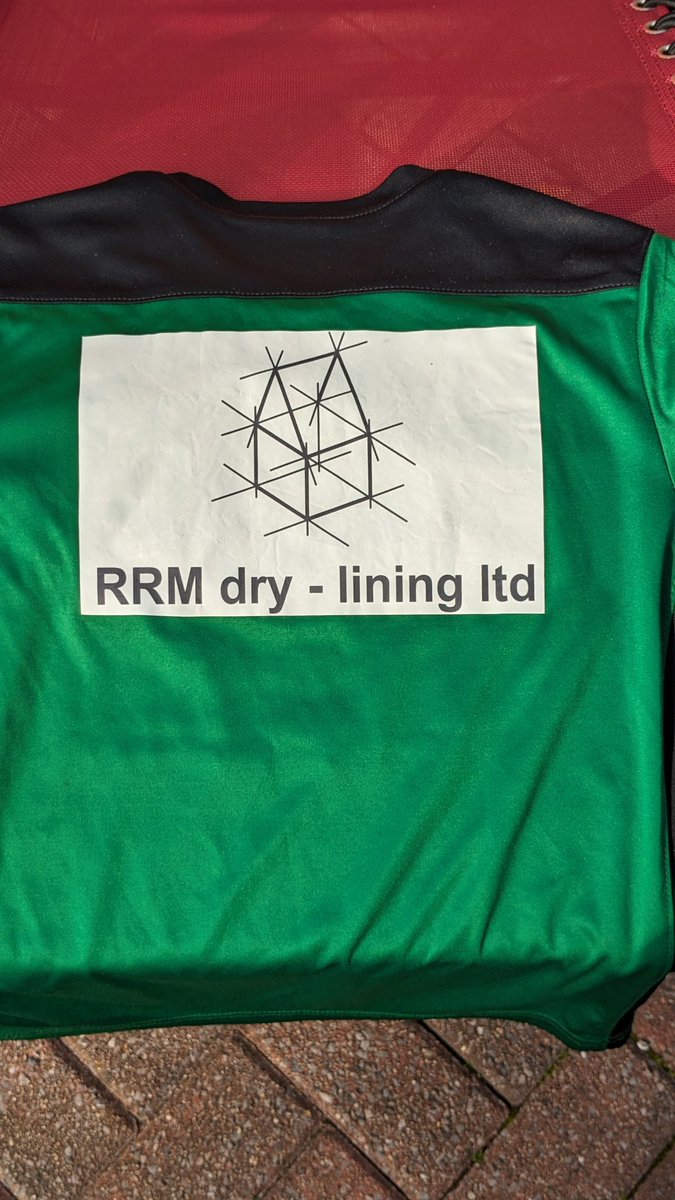 Last weekend of the season with @Hopkinstownfc1 u10s. Would like to give a massive thanks to our sponsors @WathanAnthony at A&B Carpentry and Damian at RRM Dry lining 👏👏👏 #uppatown #sponsor #juniorfootball #communityclub
