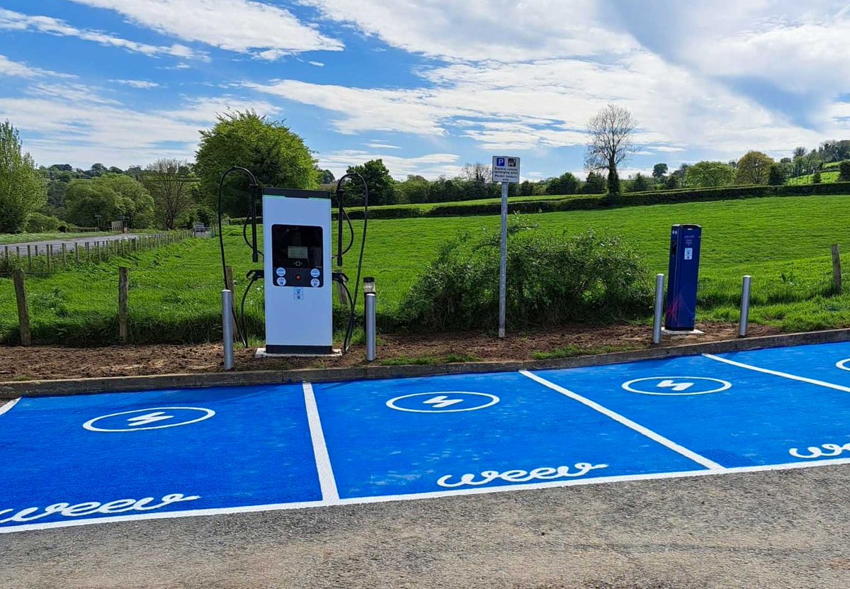 nievowners's tweet photo. Looks like @weevcharging are now up and running at the #Belfast City Airport &amp; the Mellon Country Inn #Omagh ⚡️🚗 🎉

#EVANI @BELFASTCITY_AIR @MellonInnHotel https://t.co/nZQd1rnZq2