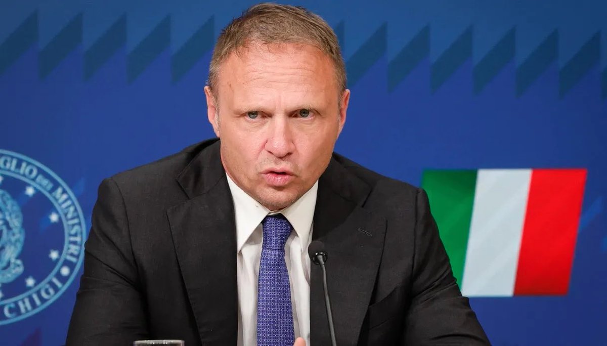 “la siccità per fortuna ha colpito il sud” questa l’assurda affermazione di oggi del Ministro Lollobrigida.

Ancora una dimostrazione da parte del Governo Meloni dell'importanza riservata al sud.
Dopo i miliardi buttati per il Ponte, la creazione di cittadini di serie B con