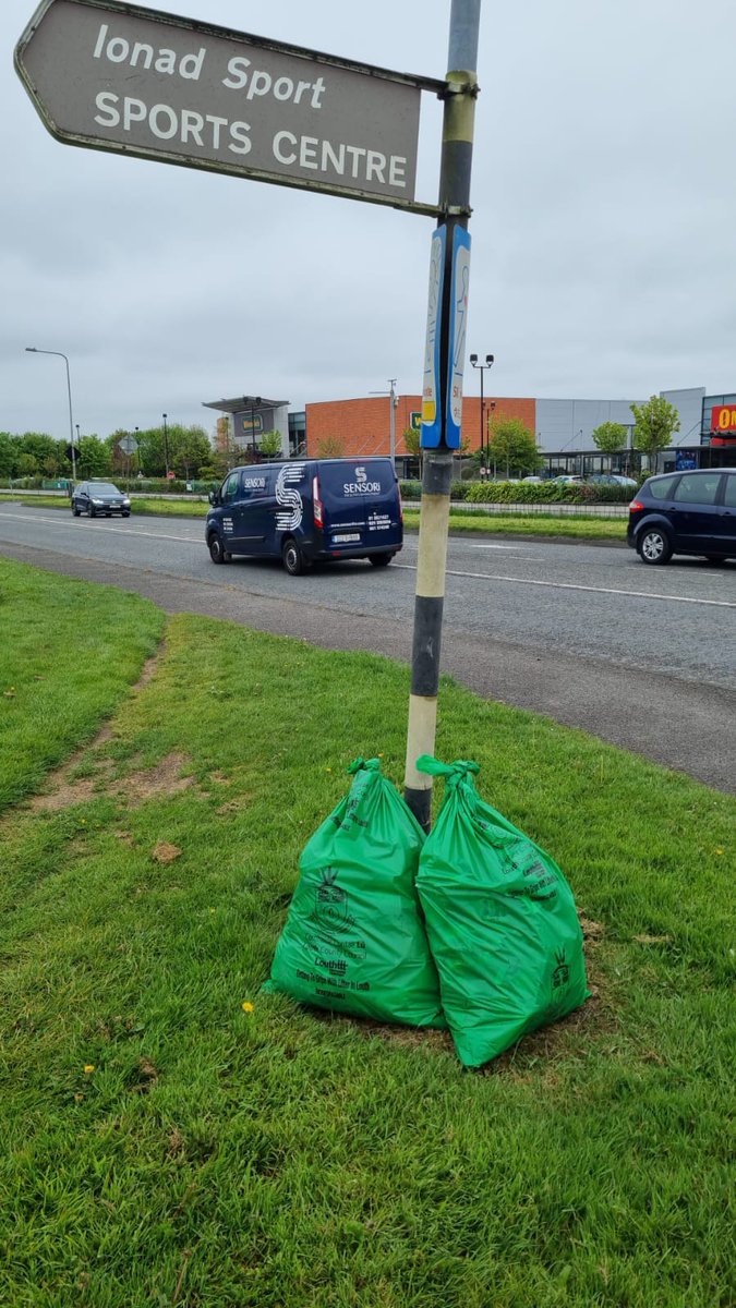 Take a look at the@DundalkTidyTown volunteers doing a clean-up of the Relief Road recently as part of #NationalSpringClean! #SDGsIrl #SpringClean24 #Louth
