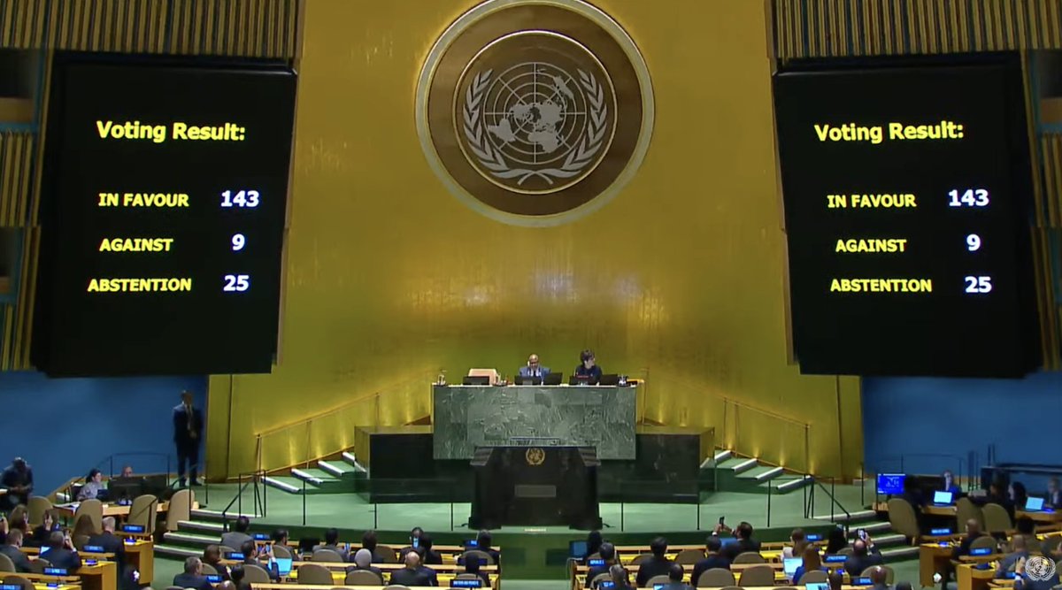 BREAKING: With 143 votes in favor, the UN General Assembly adopts resolution granting Palestine 'additional rights and privileges” at the United Nations that stop short of membership. Recommends the Security Council reconsider the Palestinian bid for full member status.