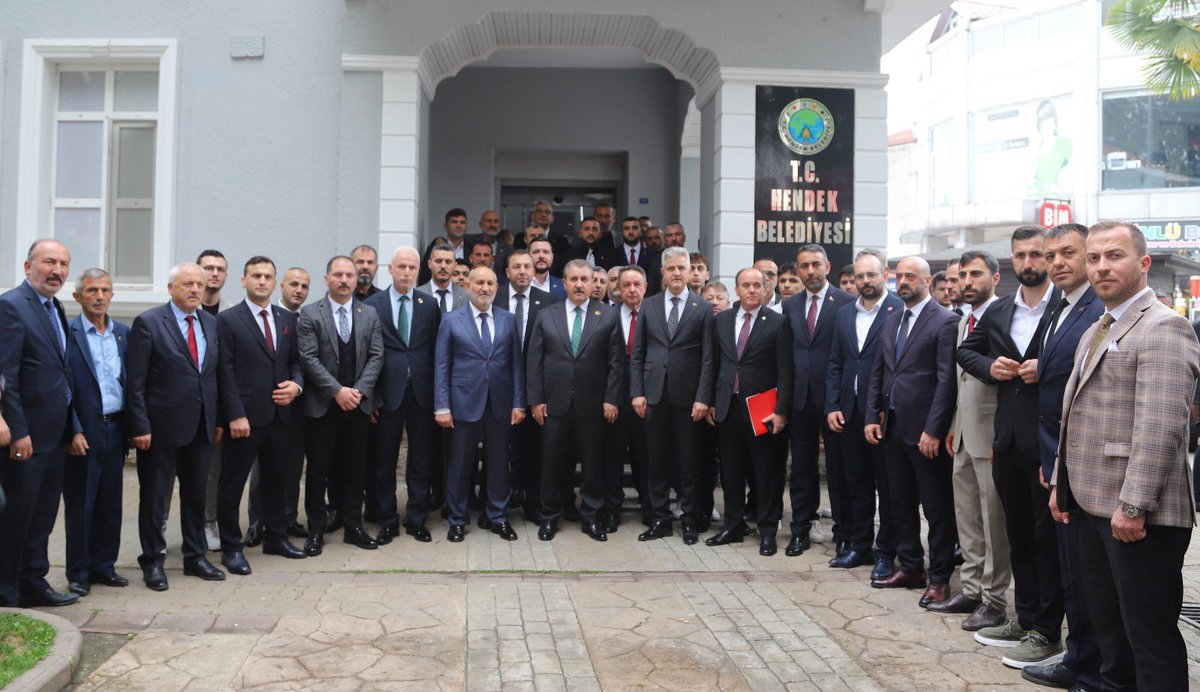 31 Mart 2024 Yerel Seçimleri sonrasında hayırlı olsun ziyareti için Hendek’imize gelen Büyük Birlik Partisi (BBP) Genel Başkanımız Sayın Mustafa Destici’yi, Genel Başkan Yardımcılarımızı, MKYK Üyelerimizi, BBP Sakarya İl Başkanımız Cengiz Bayar’ı, Sakarya Alperen Ocakları İl