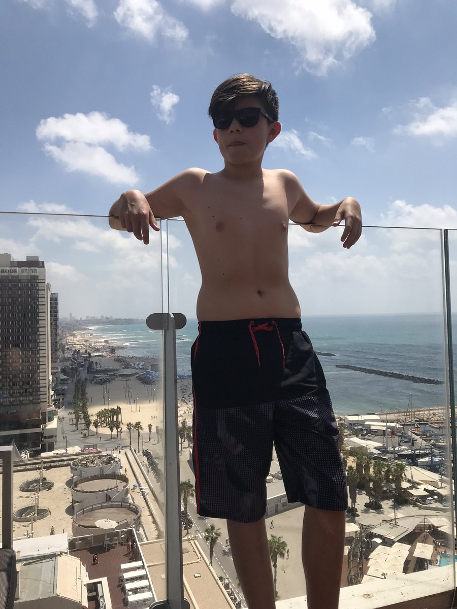 b0blive's tweet photo. Two week creatine transformation https://t.co/0cb0ANNiJn