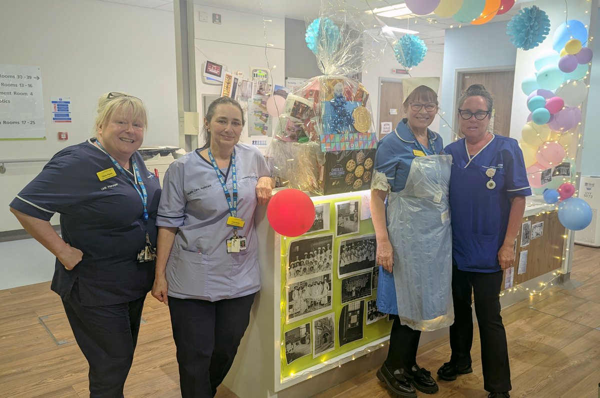 🙌🏆Congrats to our Ophthalmology Outpatient nurses at @StPaulsNews, who won the @LivHospitals #InternationalNursesDay 𝘋𝘦𝘤𝘰𝘳𝘢𝘵𝘦 𝘺𝘰𝘶𝘳 𝘈𝘳𝘦𝘢 contest!* International Nurses Day is on Sunday 12 May 2024 The outpatients' area was decorated by photos and curiosities…