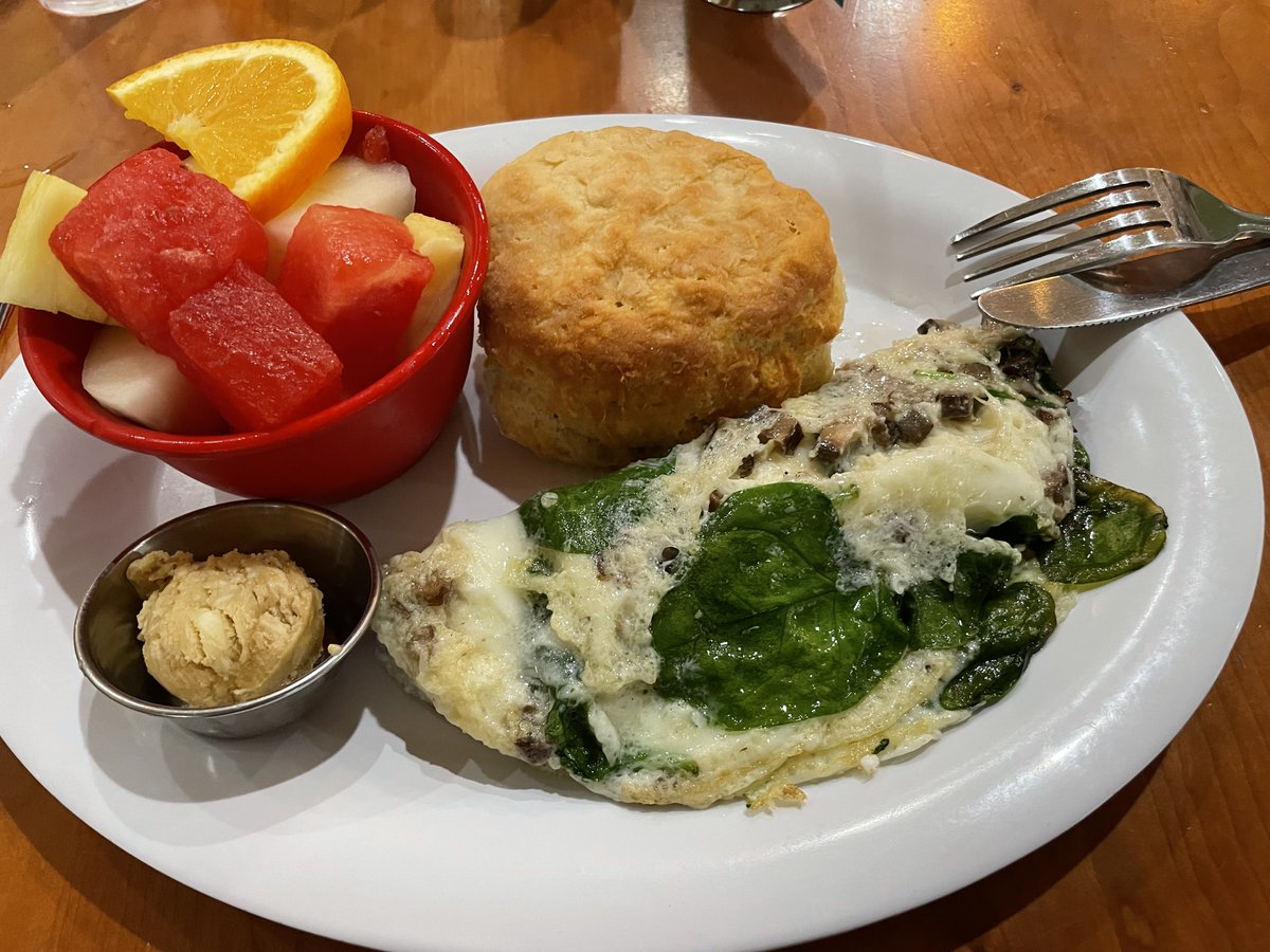 whereyatnola's tweet image. Breakfast for lunch @rubyslippercafe! #nolarestaurants #breakfast #RubySlipper 👠