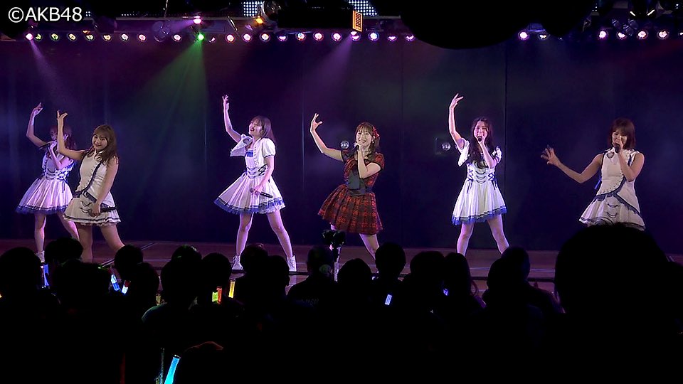 【AKB48劇場リニューアルカウントダウン特別企画】 チームA 7th Stage「M.T.に捧ぐ」公演に出演していたOGの #横山由依 さんがサプライズ登場し『ラベンダーフィールド』を披露！ 横山さんが出演していた過去の劇場公演は、是非リバイバルオンデマンドで！ #AKB48劇場公演カウントダウン