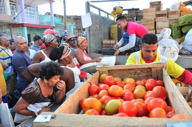 #Guantanamo En saludo al Día de las Madres la tradicional feria agroindustrial q se realiza todos los domingos en esta ciudad de #Cuba tendrá lugar el sábado con variadas ofertas de productos y otras propuestas culturales. #GenteQueSuma #JuntosPodemosMás <a href="/RadioGtmo/">Radio Guantánamo</a> <a href="/RGtmoEnglish/">RadioGtmoEnglish</a>