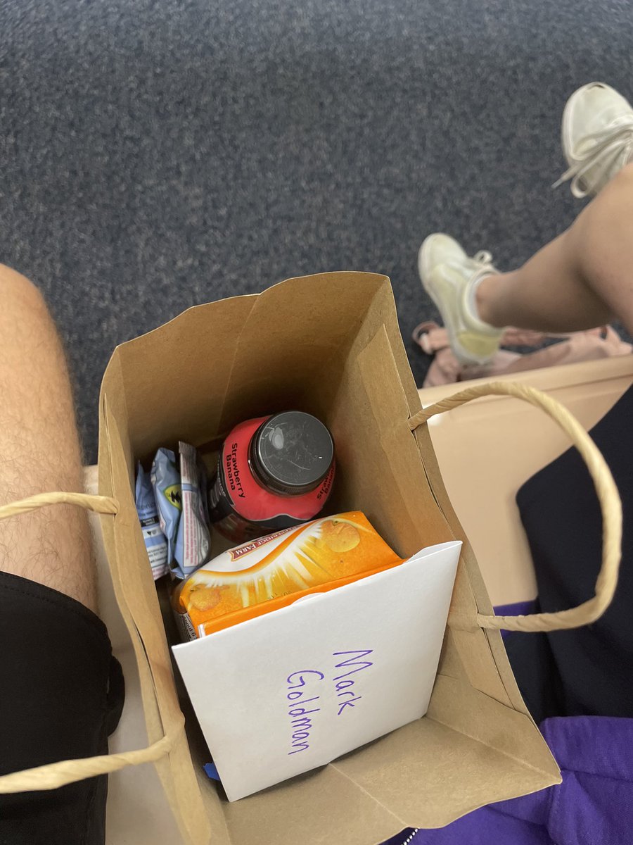 coachtulua's tweet photo. Shout out to the coaches who give throwers snacks for championship season.
#SnackAndField https://t.co/mS1kLIDMfG