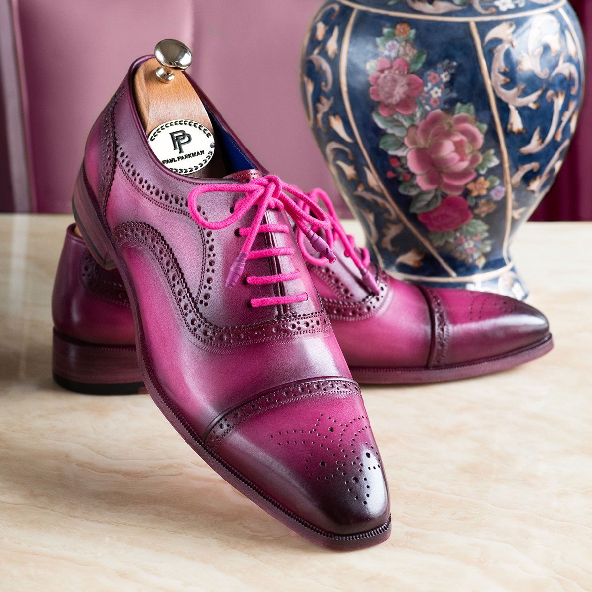 Paul Parkman Men's Purple Hand-Painted Cap-Toe Oxford Shoes

Website: paulparkman.com

#paulparkman #oxfordshoes #patinashoes #handmadeshoes #bespokeshoes #Luxuryshoes #mensshoes #goodyearwelted #menstyle
