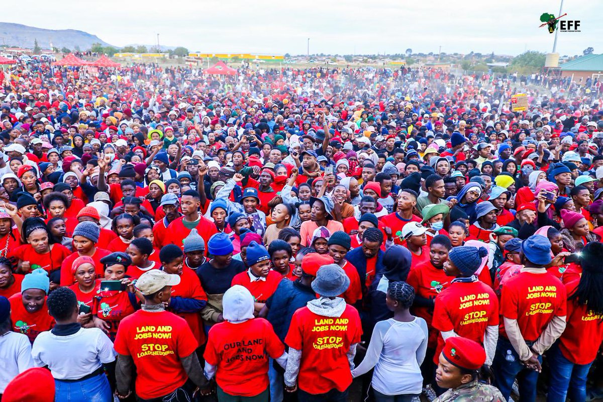 [IN PICTURES]: President @Julius_S_Malema arriving in Botshabelo for a community meeting with them. We are tired of Black people being in the margins of economic production and outside of life-enhancing economic participation. Vote EFF for True Freedom! #EFFCommunityMeetings…