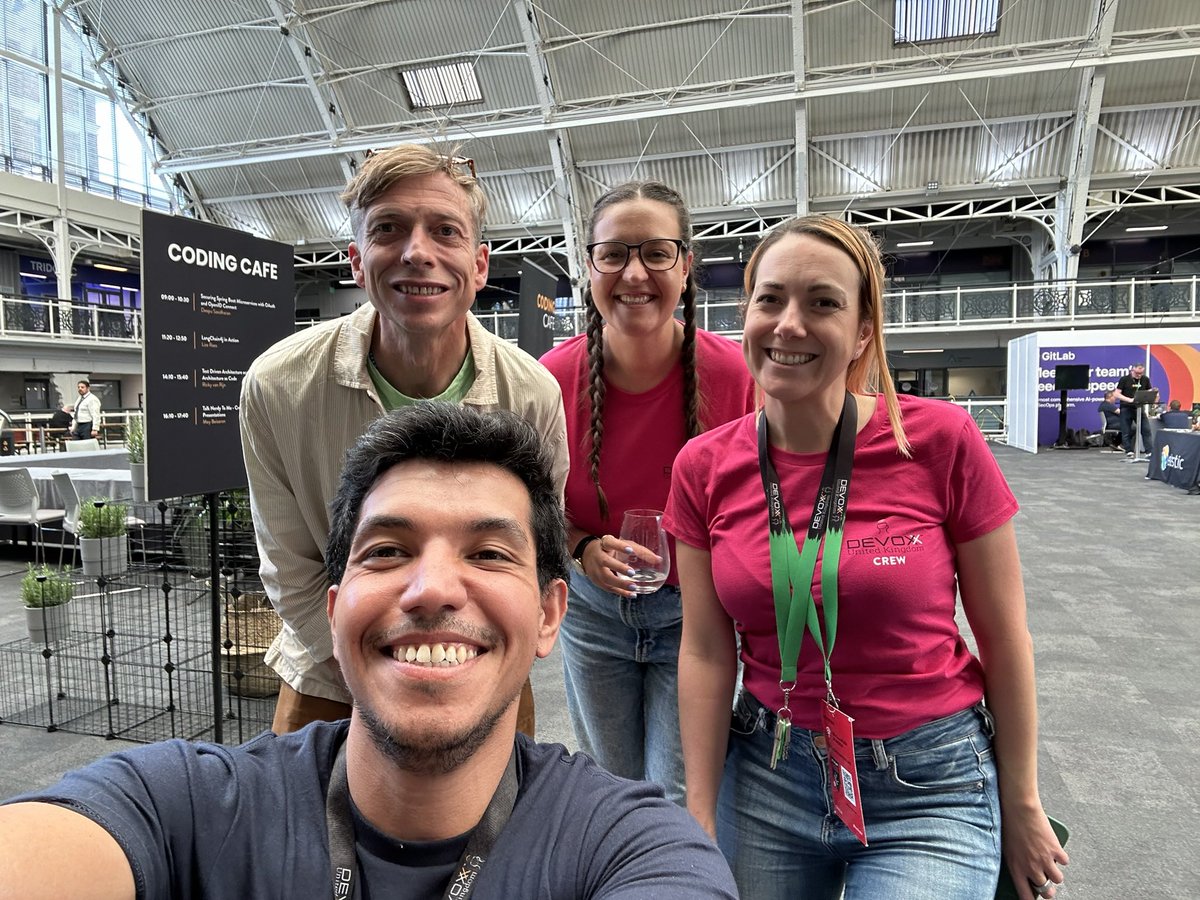 Thank you @DevoxxUK for the amazing 3 days. Lot of fun, learning and connecting with all and new friends! I had a blast 🤩 Hats off to @mrhazell @SammyHep @kc_fletcher and team for putting such a great conference this year again.