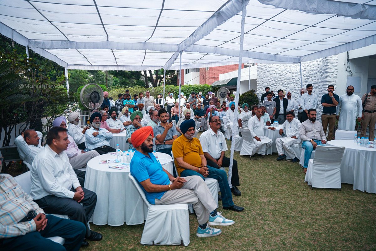 Thankful for the love and support given to me by my legal fraternity during another meeting in Sector 19, Chandigarh organised by Sh. Kuljeet Singh Sidhu.

Also, appreciated their insights on strengthening our legal system to create an equitable society. Senior Congress leader…