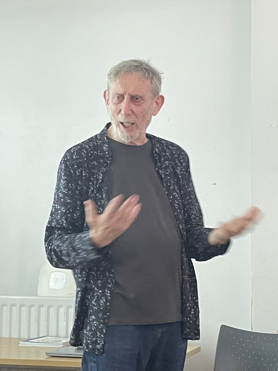 We didn’t go on a bear hunt or catch a big one but I was still thrilled to meet @MichaelRosenYes who was at @NHSHomerton today talking about the amazing nursing care he received during the pandemic. #InternationalNursesDay