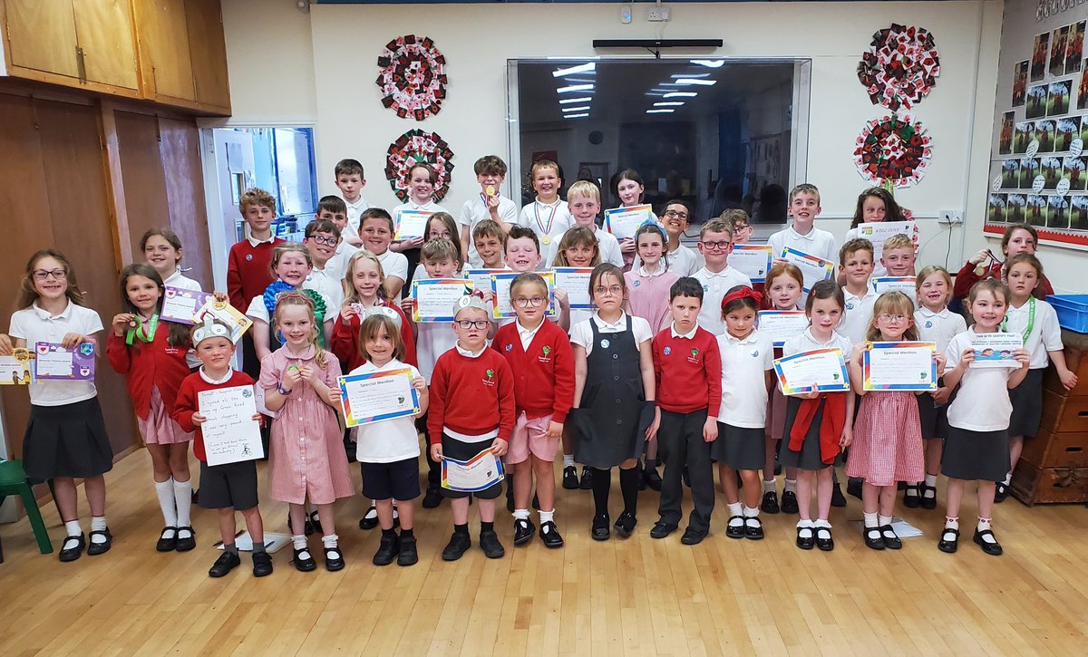This week's Special Mention children and dojo winners. We also have a new certificate 'Pride of Pennington' awarded by Mrs Storey to one of our children for making a difference in the lives of others in the community. Well done to everyone 😊 👏 👏🏆 #Celebration #assembly