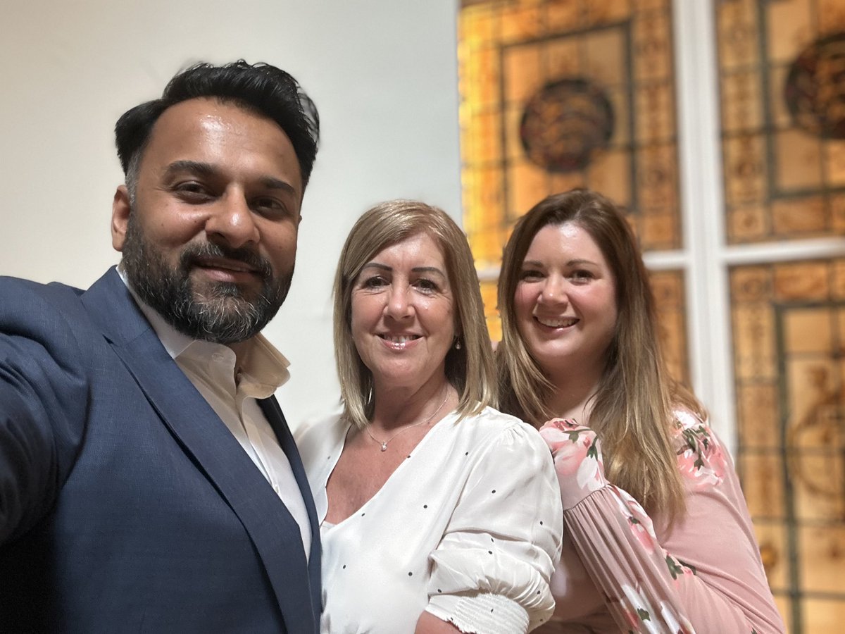 At <a href="/mortgagesols/">Mortgage Solutions</a> #DIFF annual lunch with some of my favourite <a href="/BarclaysUK/">Barclays UK</a> peeps x