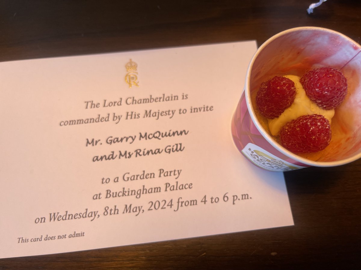 An akubra amongst the fascinators... Can you spot the Aussies at the first Buckingham Palace garden party of 2024. Brought a cupcake back for Amahra in a mini ice cream tub.