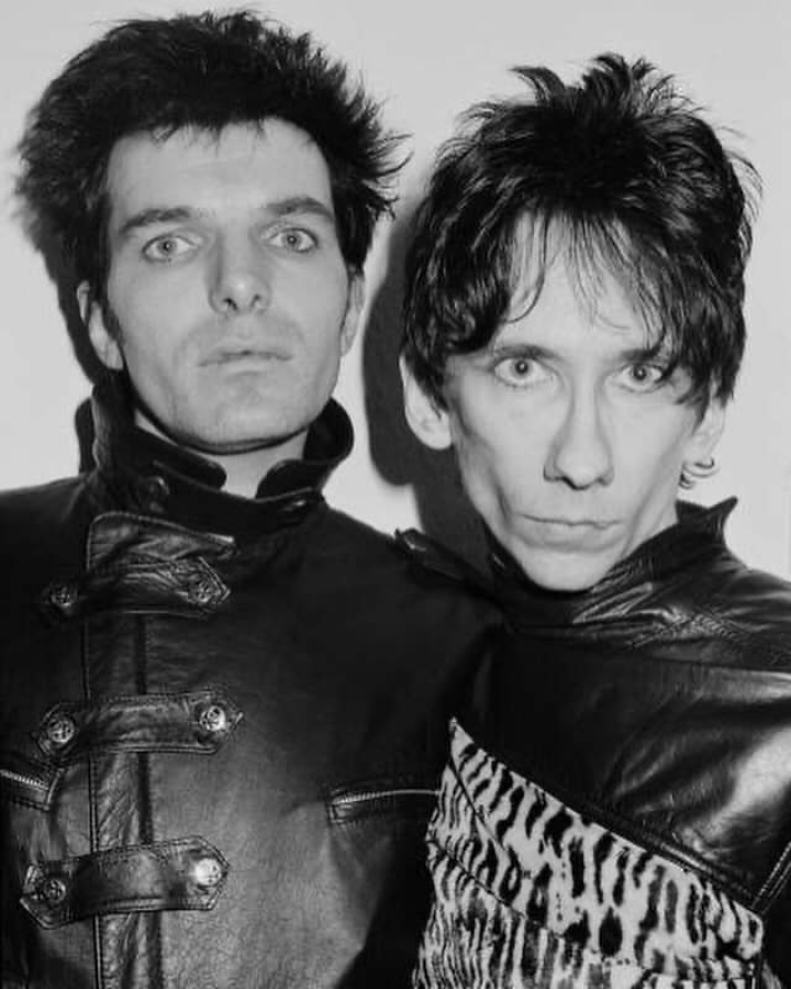 #fbf Stiv Bators (vocals) and Brian James (guitar), Lords of The New Church, studio shoot, west London, 1982
📷 Erica Echenberg 
#StivBators #BrianJames #LordsOfTheNewChurch #PunkRockTours