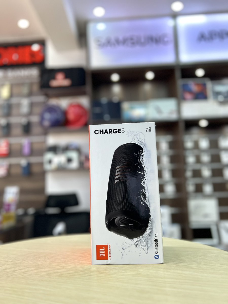 JBL CHARGE 5 - Portable Waterproof (IP67) Bluetooth Speaker with Powerbank USB Charge out, 20 hours playtime, JBL Partyboost (Black)
 🏷️590,000UGX 
📍Uk Mall kansanga G-06 
#legendsaccessories