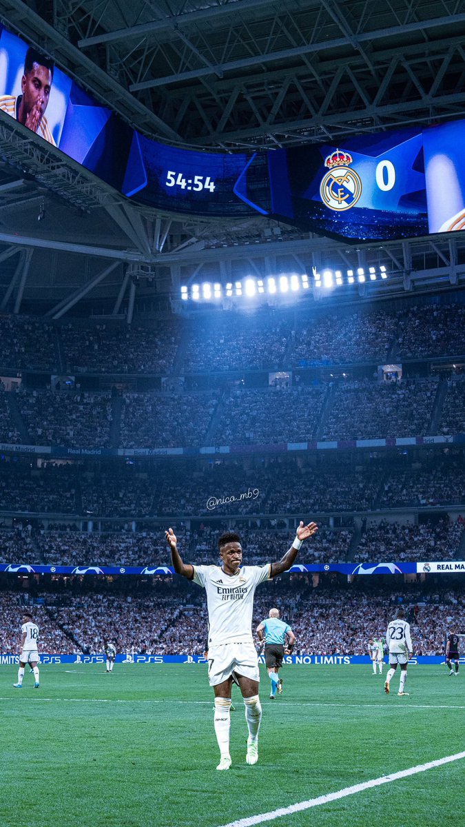 Nico_Robinho7's tweet photo. Je vous envoie à froid mes meilleurs clichés lors de la rencontre Real - Bayern, certains peuvent finir sur vos fond d’écran je crois 👀 RT appréciés pour mon travail @JoseluMato9 @ToniRuediger @vinijr https://t.co/7pf7iFudls