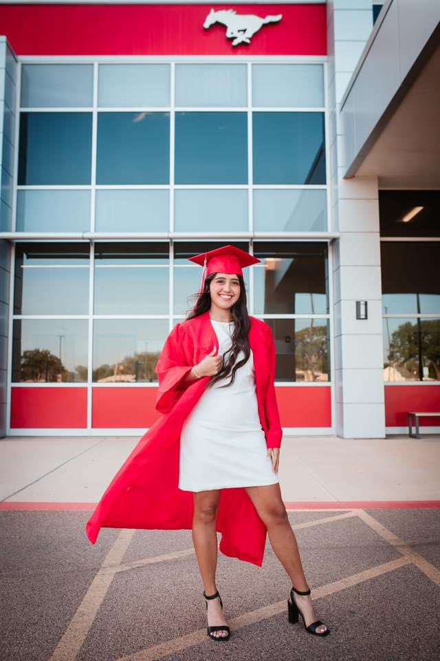 CoachChris2421's tweet photo. 1 week 🤍❤️ @SydneyLrobs https://t.co/Nh3BwgWUVs