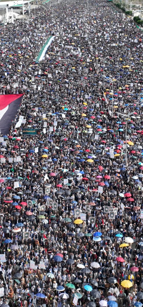"أحرار اليمن"
تحت عنوان " التصعيد بالتصعيد.. مع غزة حتى النصر"
خروج مليوني متجدد لشعبنا اليمني العظيم والمجاهد في ميدان السبعين بالعاصمة صنعاء للتأكيد على ثبات موقفه المساند للشعب الفلسطيني المظلوم ومجددا تأييده ومباركته لعمليات قواتنا المسلحة.
