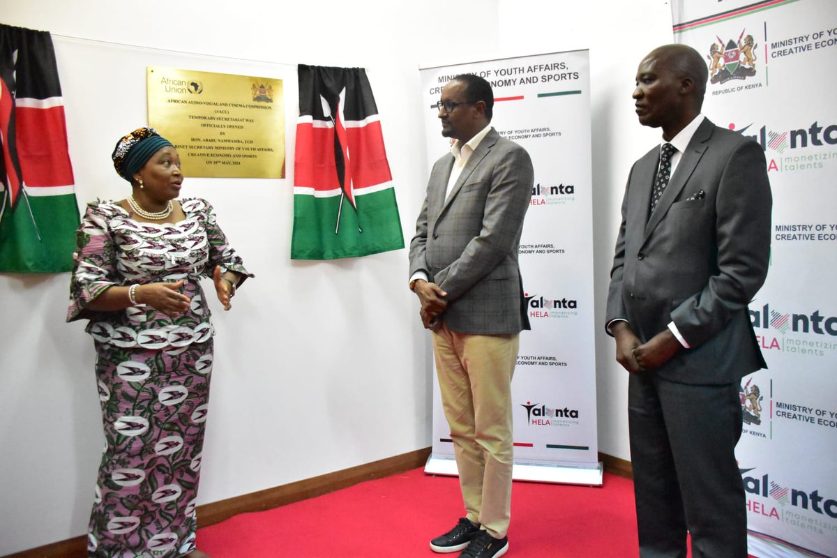kenyafilmcomm's tweet image. Handing over office space for the temporary Secretariat of the #AACC  @IsmailMaalim19 , Ministry of Youth Affairs, Creative Economy and Sports together with H.E. Amb. @AmbSamate Commissioner for Health, Humanitarian Affairs; flanked by KFC CEO @TimothyOwase1