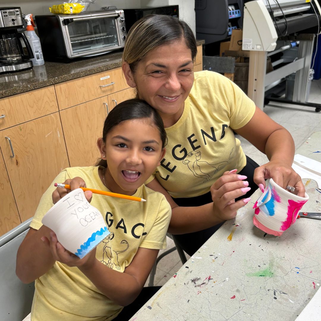 CoralSpringsMOA's tweet image. 🌸 We had a last creating lasting memories at our Ceramic Vase Decorating Workshop! Participants chose from 15 unique vases, unleashing creativity with fun art materials. 

Stay tuned for more events like this! 🎨 #FamilyArtFun #CeramicWorkshop #CSMoA