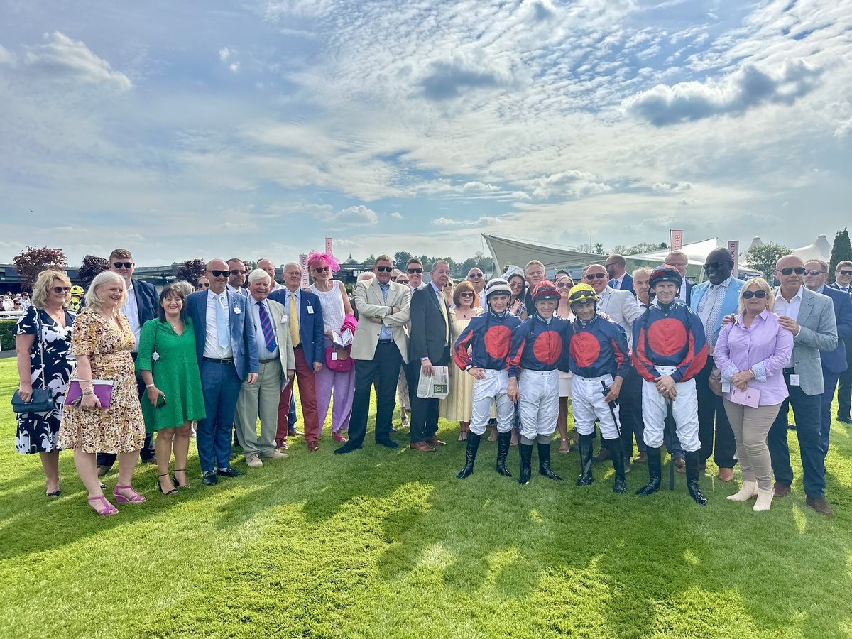 Great to be joined by so many Deva Racing owners at Chester on Chester Cup day with four runners in the Chester Plate before Destinado runs in the Apprentice race 🏇 #DevaRacing