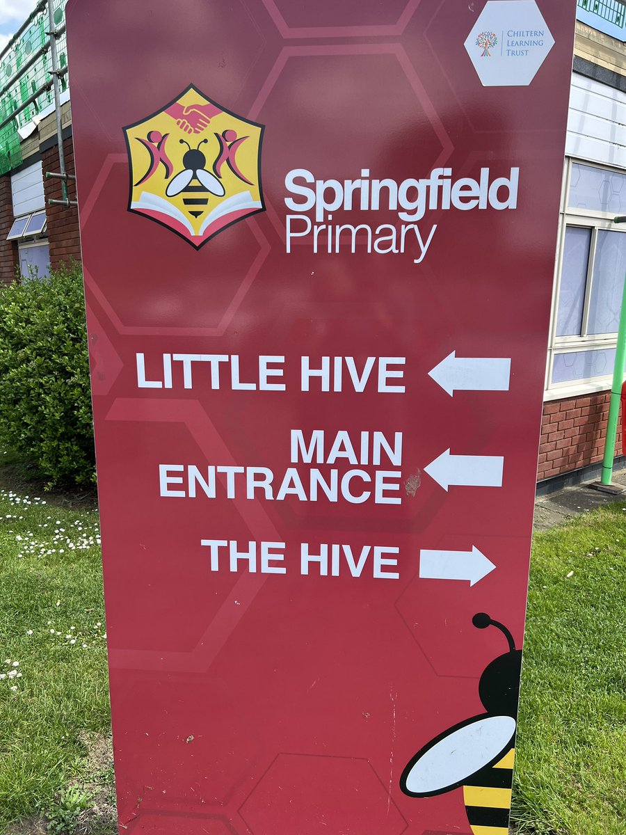 @SpringfieldBeds was so sunny today!! I really enjoyed being there with the @_BSTP primary trainees. And what a fantastic Maths session . So much passion from @MathsPioneer1! Thank you for putting up with me @brummydwnsouth