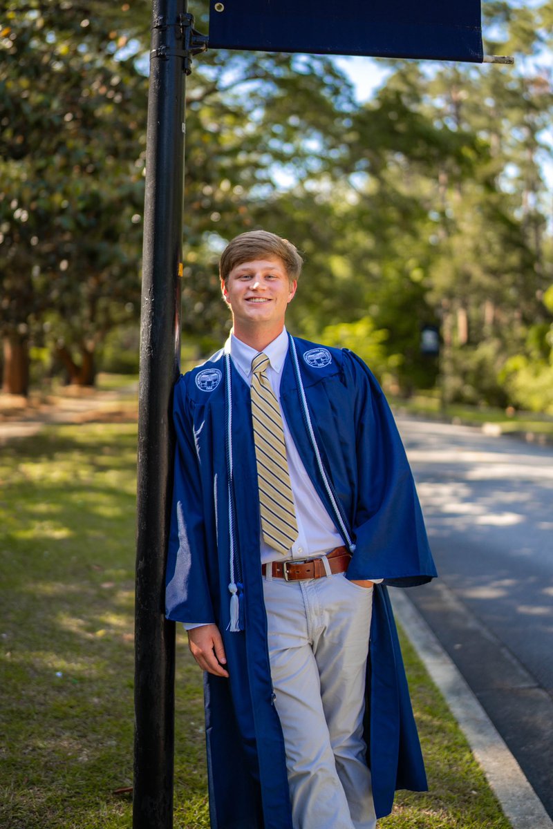 EagleNationNIL's tweet photo. Congratulations to our very own, @jimbofinch7! 🎓 https://t.co/Vw4yNF6Ibl