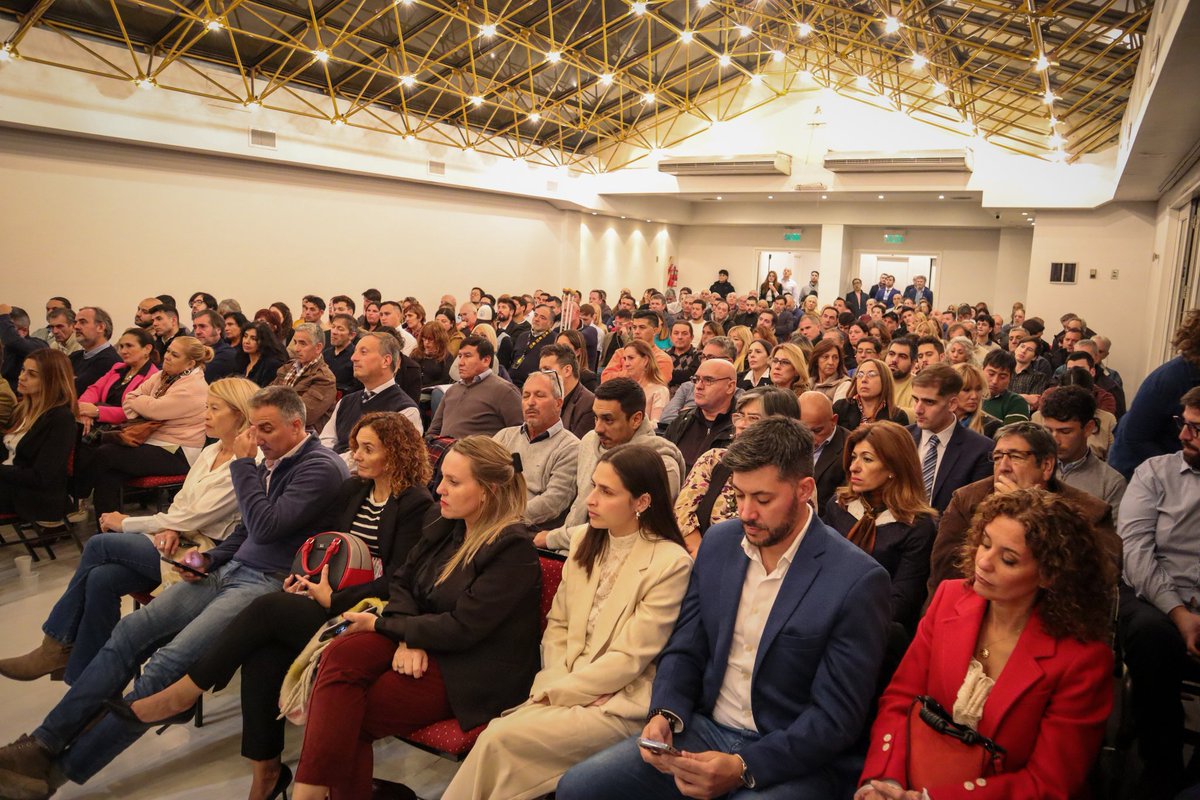 SPareja_'s tweet photo. Estuve en Mar del Plata con el diputado provincial @alecarrancio para dar inicio al Seminario “Construcción política y Gobierno”, un espacio de formación política para los líderes de @LLibertadAvanza. 

Muchas gracias a todos por venir. VLLC 🦁 https://t.co/OtMCkeA0CR