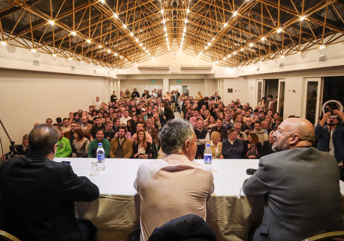 SPareja_'s tweet photo. Estuve en Mar del Plata con el diputado provincial @alecarrancio para dar inicio al Seminario “Construcción política y Gobierno”, un espacio de formación política para los líderes de @LLibertadAvanza. 

Muchas gracias a todos por venir. VLLC 🦁 https://t.co/OtMCkeA0CR
