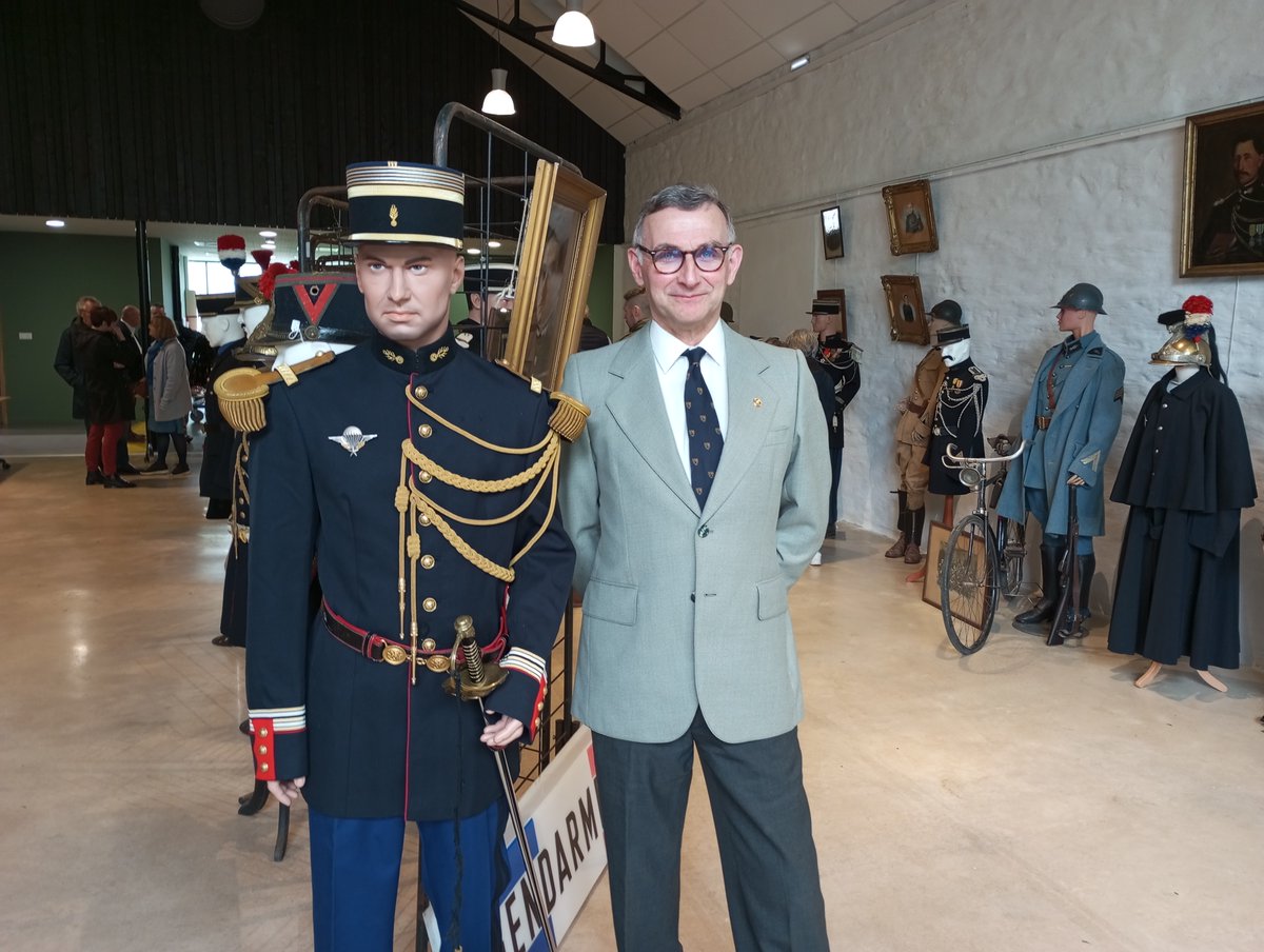 Une exposition réussie grâce au comité des Amis de la Gendarmerie de Dinan
amis-gendarmerie.com/fr/?view=artic…