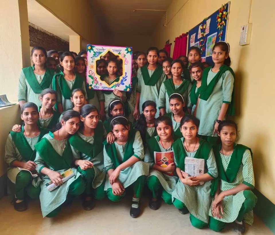 लोकसभा आम चुनाव 2024 में शत-प्रतिशत मतदान सुनिश्चित करने के उद्देश्य से कस्तूरबा गांधी बालिका आवासीय विद्यालय, मोहनपुर में रंगोली प्रतियोगिता कार्यक्रम का आयोजन किया गया।जिसके माध्यम से छात्राओं द्वारा मतदाता जागरूकता से जुड़ी कई आकर्षक रंगोली बनायी गयी।
<a href="/ceojharkhand/">Chief Electoral Officer, Jharkhand</a> <a href="/DCDeoghar/">DC Deoghar</a>