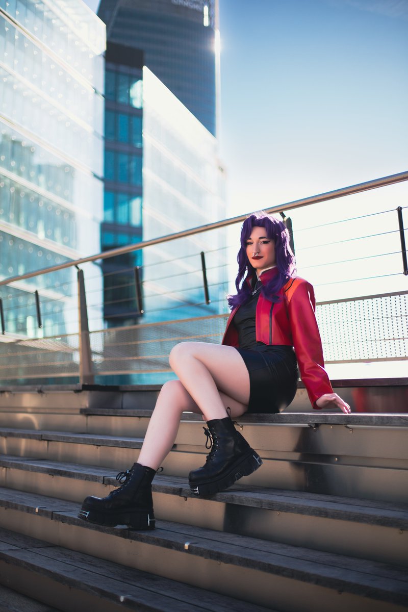 I miss being Misato ..... Cosplaying her makes me feel like I'm a little ray of sunshine 😭 Picture by @AtelierRaza ❤️