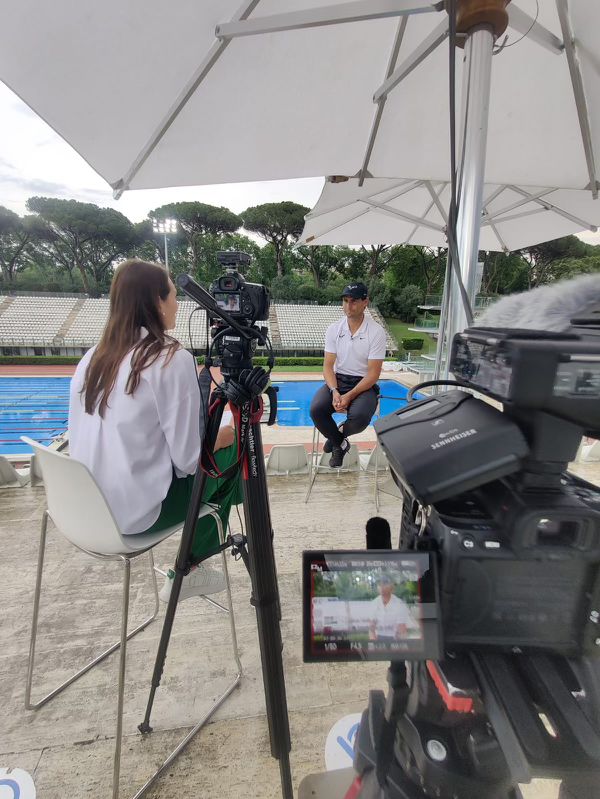 France TV Pro (@francetvpro) on Twitter photo #événement | <a href="/francetvsport/">francetvsport</a> | #RafaelNadal
🎾🇪🇸 À une semaine de #RolandGarros, la légende <a href="/RafaelNadal/">Rafa Nadal</a> se confie en exclusivité au micro de <a href="/ilagdirinastasi/">Inès Lagdiri-Nastasi</a>
📍 Une interview à retrouver ce dimanche à 20.10 dans le magazine #Stade2, présenté par <a href="/cecilegres/">Cécile Grès</a> #événement | <a href="/francetvsport/">francetvsport</a> | #RafaelNadal
🎾🇪🇸 À une semaine de #RolandGarros, la légende <a href="/RafaelNadal/">Rafa Nadal</a> se confie en exclusivité au micro de <a href="/ilagdirinastasi/">Inès Lagdiri-Nastasi</a>
📍 Une interview à retrouver ce dimanche à 20.10 dans le magazine #Stade2, présenté par <a href="/cecilegres/">Cécile Grès</a>