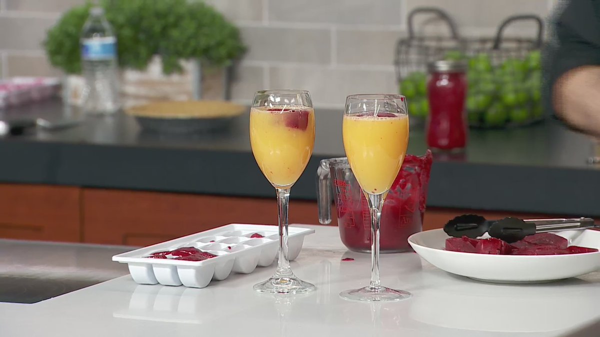 Cheers to mom! Ahead of #MothersDay, @DeanRichards is sharing some recipes for brunch! wgntv.com/morning-news/d…
