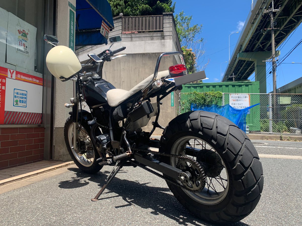 yamaatwincam88's tweet photo. #みんなの2台持ちみせて
#ハーレー
#fxsts
#tw225 https://t.co/k7gdrnx7hY