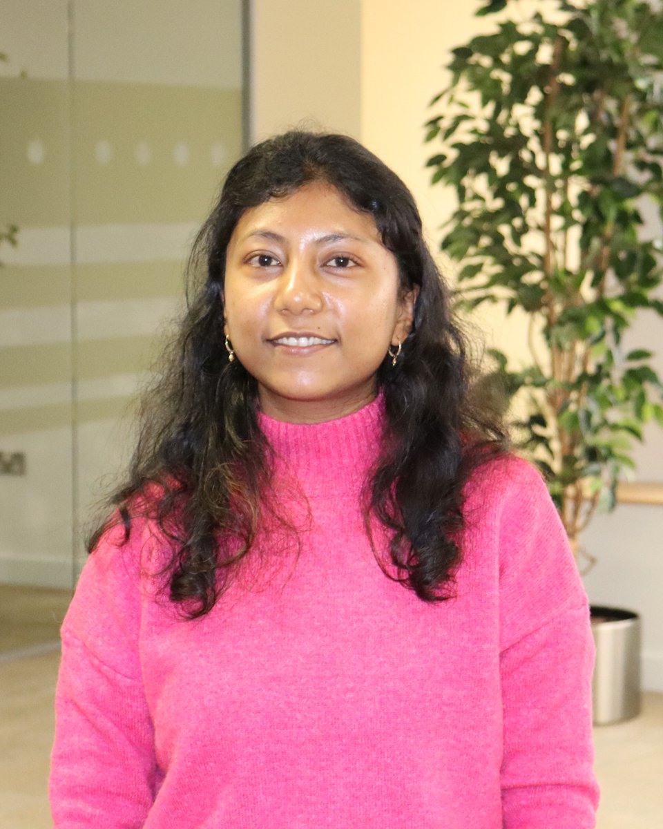🏢🎓 We're proud to sponsor PhD students in collaboration with @IrishResearch. Valentina Rajkumari's work focuses on Surface Emitting Laser based Optical Transceivers. Her research aims to enhance data transfer efficiency for long-distance communication. 🌟