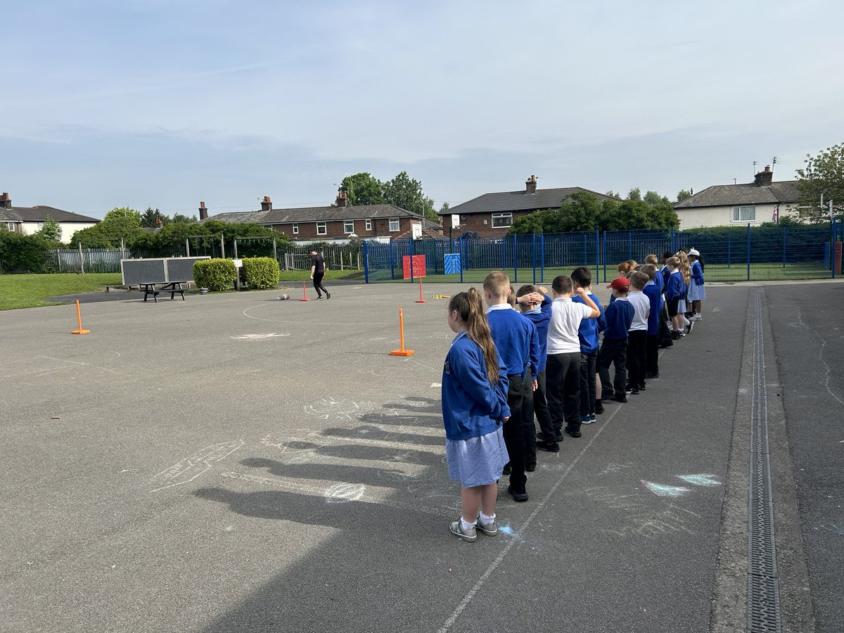Class 3/4M tweet media
