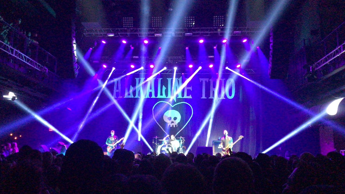 Gus Castillo 💀 tweet media