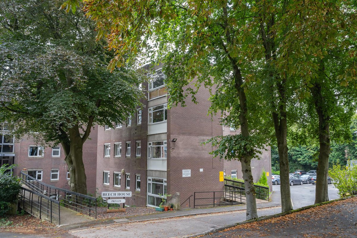 NEW #BeechHouse #WestDidsbury. A bright and pleasant, ONE DOUBLE BEDROOM ground floor apartment within this highly popular development, positioned off The Beeches in West Didsbury. jpandbrimelow.co.uk/property/the-b…