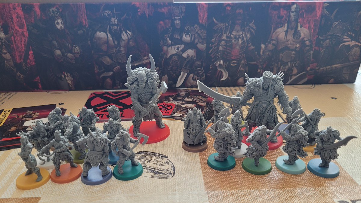 #hobbystreakday90: After all those years, I finally put HATE on the table. And it's something else for sure. (Also, it needs to be painted!) 

#hateboardgame #cmon #hobbystreak #miniaturepainting #wepaintminis #tabletopgaming #boardgamegeek #boardgames